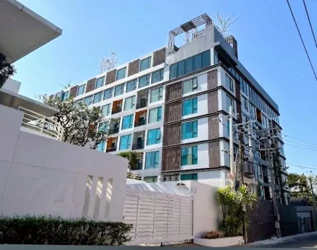 Apartment At Esque Sukhumvit101-1 Bts Bangjak-punnavithee Bangkok